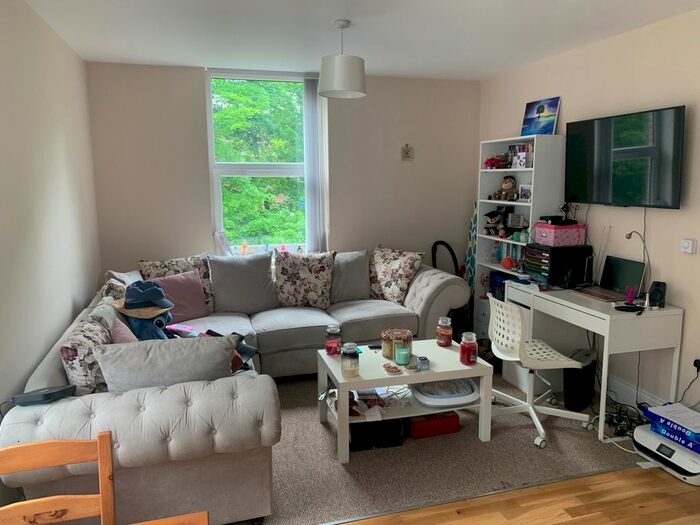 1 Bedroom Flat To Rent In Newton Road, Leeds, West Yorkshire, LS7