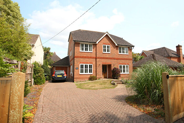5 Bedroom Detached House To Rent In Kennard Road, New Milton, BH25