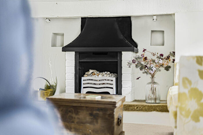 3 Bedroom Detached House For Sale In Queen Street, Dorchester-on-Thames, OX10