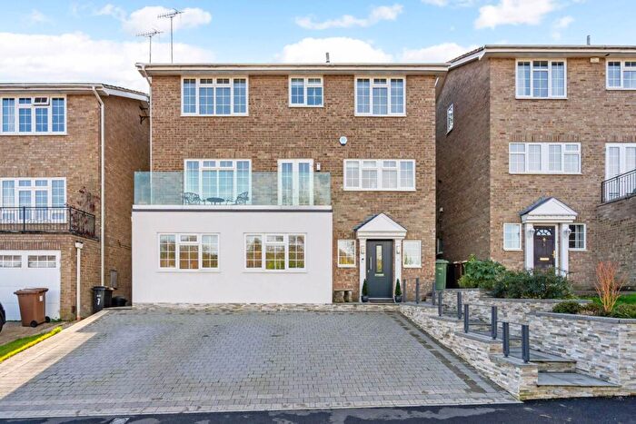 4 Bedroom Detached House For Sale In Harcourt Close, Henley On Thames, RG9