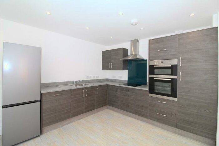 4 Bedroom Flat To Rent In Whitchurch Road, Heath, Cardiff, CF14