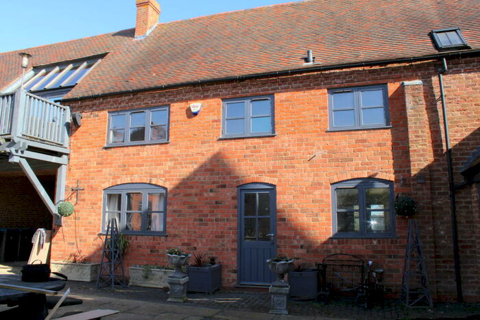 3 Bedroom Barn Conversion To Rent In Stable Cottage, Barton Road, CV37