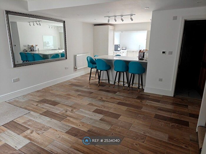 3 Bedroom Maisonette To Rent In Lower Blatchington Road Hove, Hove, BN3