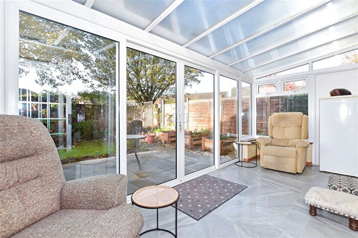 3 Bedroom Semi-detached House For Sale In Cherry Orchard, Ditton, Aylesford, Kent, ME20