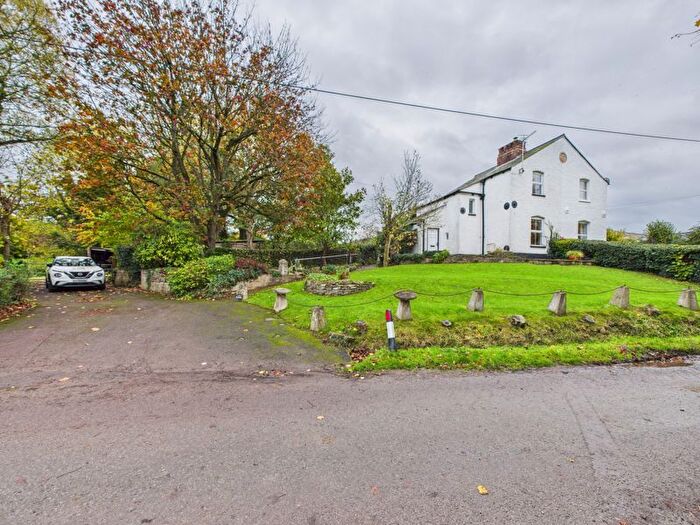 3 Bedroom Semi Detached House For Sale In Valley Lane, Upton St Leonards, Gloucester, GL4