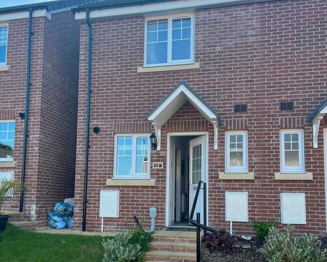 2 Bedroom House To Rent In Clos Benallt Fawr, Fforest, Swansea, SA4