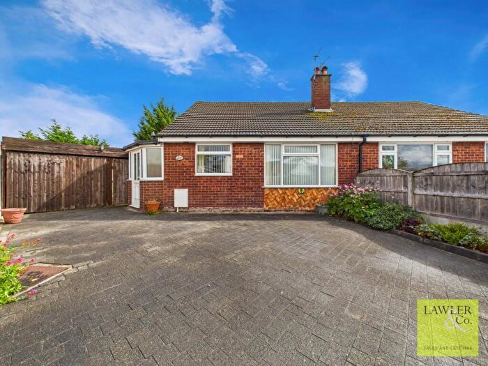 2 Bedroom Bungalow For Sale In Alder Avenue, Poynton, Stockport, Cheshire, SK12