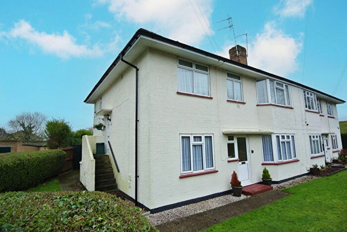 2 Bedroom Maisonette For Sale In Park Road, Stanwell, Staines, TW19