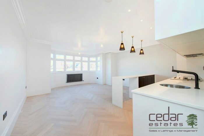 2 Bedroom Flat To Rent In Chatsworth Road, Mapesbury, London, NW2