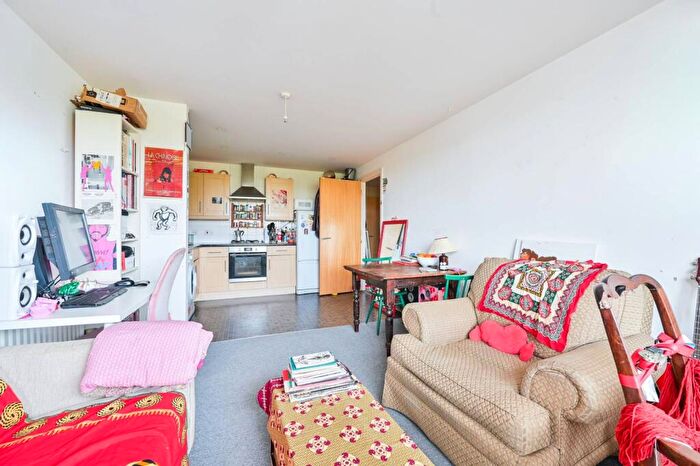 1 Bedroom Flat For Sale In Townsend Street, Elephant And Castle, London, SE17