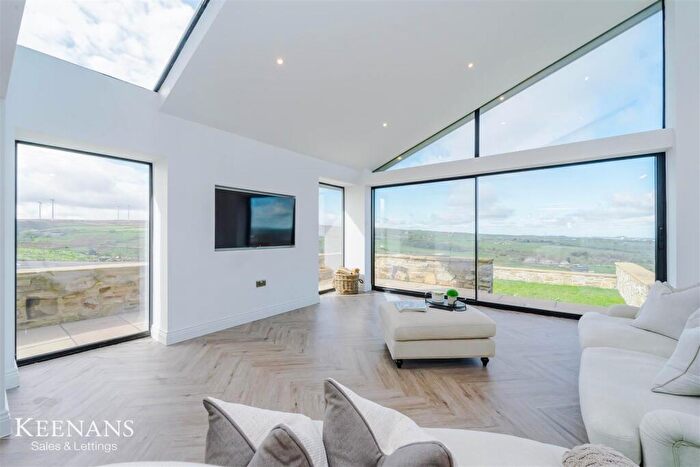 4 Bedroom Town House To Rent In Cross Edge, Oswaldtwistle, BB5