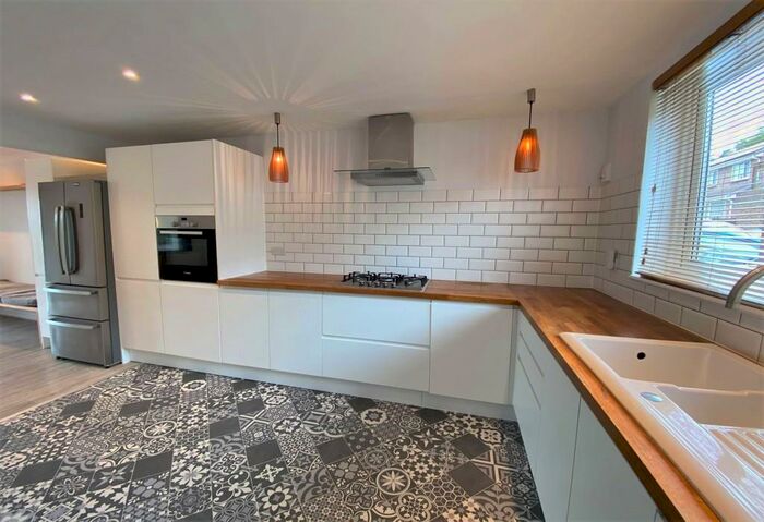 4 Bedroom Detached House To Rent In Florida Drive, Exeter, Devon, EX4