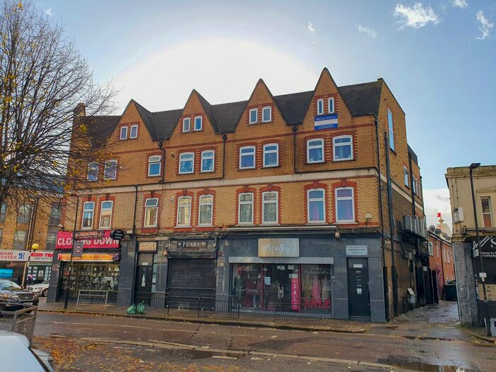 2 Bedroom Flat To Rent In King Street, Southall, UB2