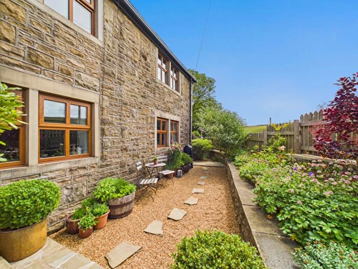 3 Bedroom Character Property For Sale In Hollin Hall Farm Long Causeway, Denholme, Bradford, West Yorkshire, BD13