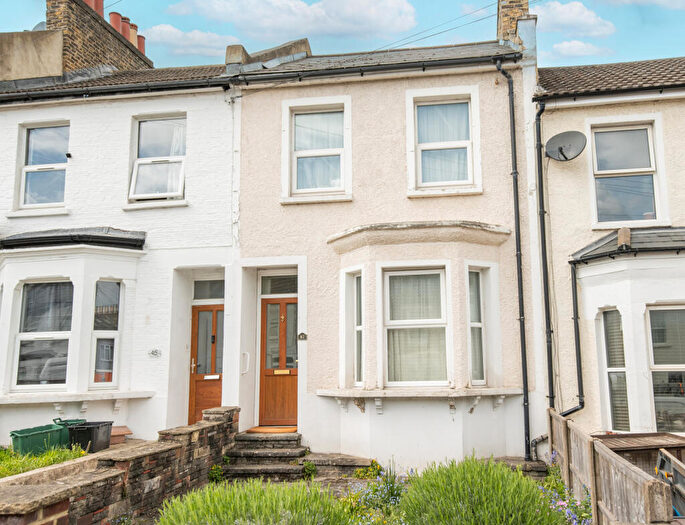 3 Bedroom Terraced House For Sale In Crampton Road, Penge, SE20