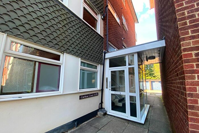 2 Bedroom Flat For Sale In Flat, Carlton Court, Hulse Road, Southampton, SO15