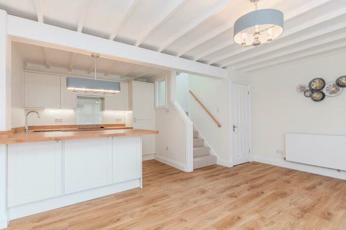 1 Bedroom House To Rent In Seldens Mews, Worthing, BN13