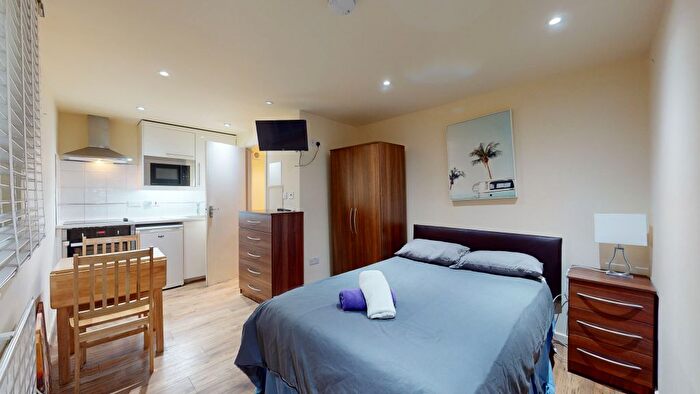 Studio To Rent In Chatsworth Road, Mapesbury, London, NW2