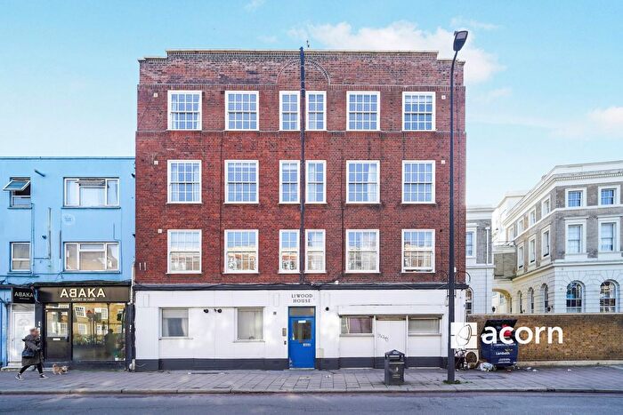 3 Bedroom Flat To Rent In Kennington Lane, London, SE11