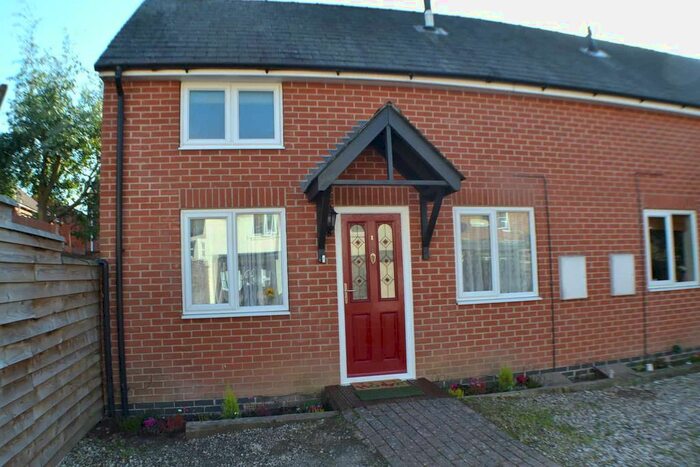 1 Bedroom Semi-Detached House To Rent In Craven Road, Newbury RG14