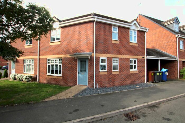 3 Bedroom Semi-Detached House To Rent In Black Eagle Court, Burton-On-Trent, DE14