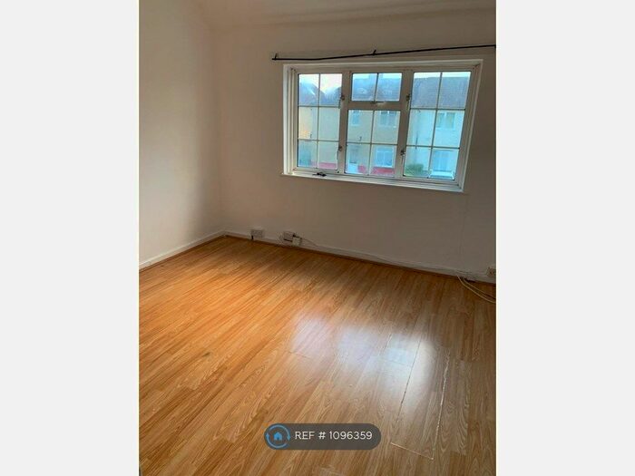 3 Bedroom Terraced House To Rent In Croft Road, Enfield EN3