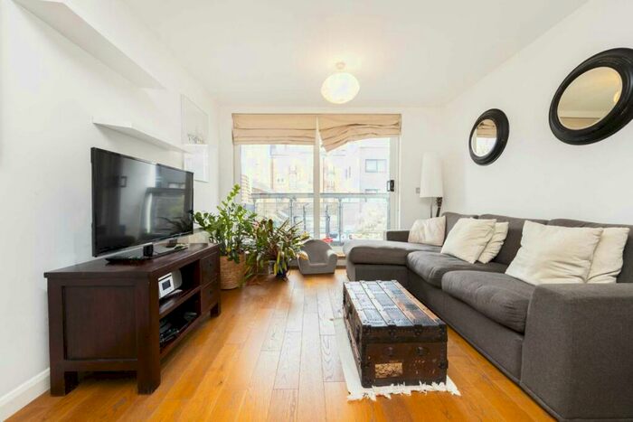 2 Bedroom Flat To Rent In Marcon Place, Hackney, E8