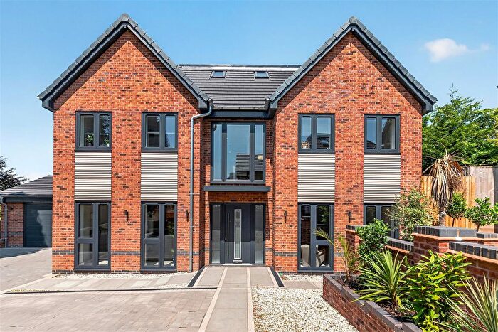 5 Bedroom Detached House For Sale In Carlton Close, Sutton Coldfield, B75