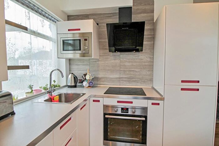 2 Bedroom Maisonette To Rent In Ardleigh Green Road, Hornchurch, RM11