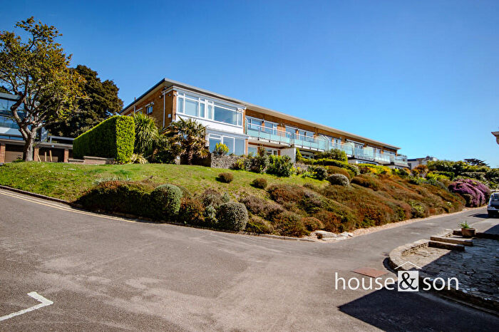 2 Bedroom Apartment For Sale In Chaddesley Glen, Poole, BH13