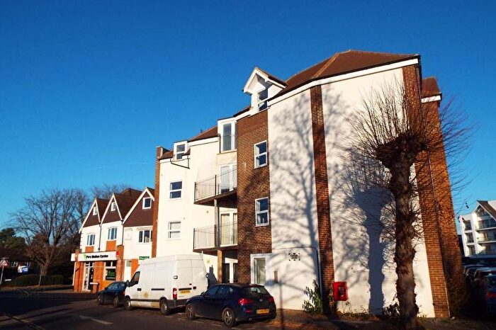 1 Bedroom Flat To Rent In Rosemount Avenue, West Byfleet, Surrey, KT14