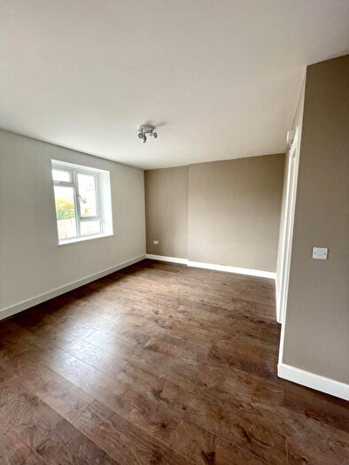 Studio To Rent In Colney Hatch Lane, N10