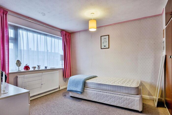 3 Bedroom Semi-Detached House For Sale In Wykeham Close, Poole, Dorset, BH17