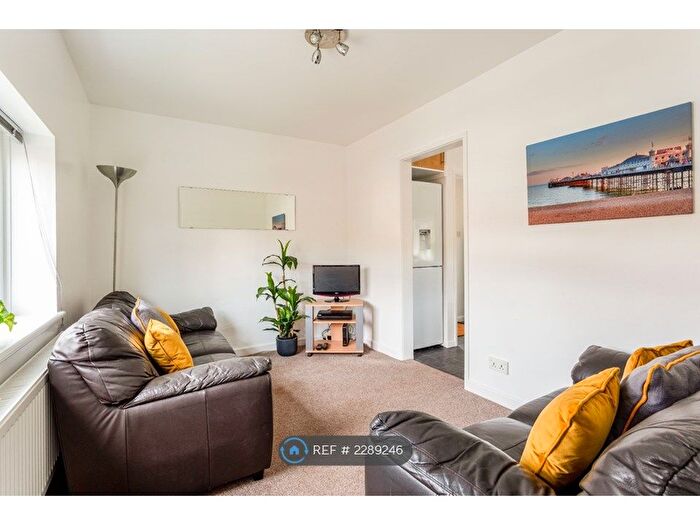 5 Bedroom Semi-Detached House To Rent In Southall Avenue, Brighton, BN2