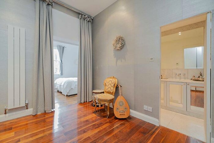 1 Bedroom Flat For Sale In Oxford Gardens, London, W10