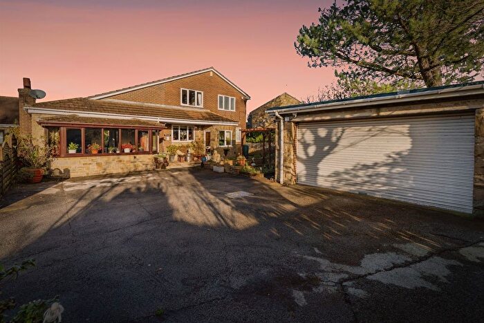 5 Bedroom Detached House For Sale In Birstall Lane, Drighlington, Bradford, BD11