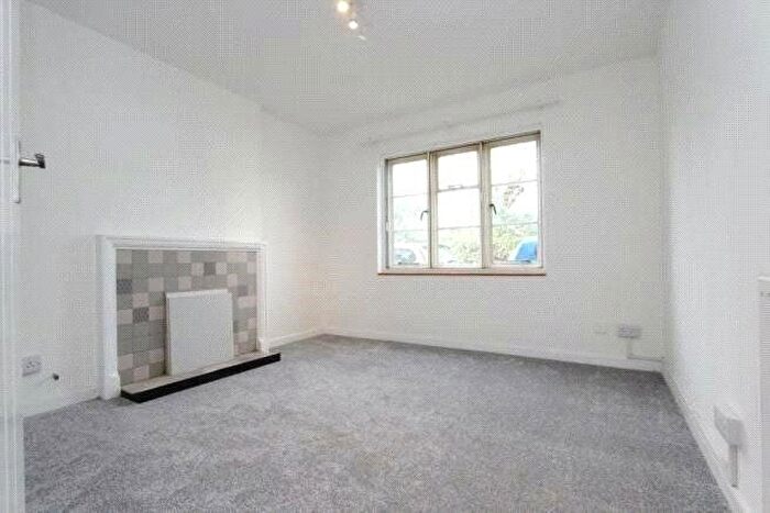 2 Bedroom Flat For Sale In Anglesea Road, Southampton, Hampshire, SO15