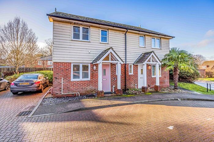 2 Bedroom Semi Detached House For Sale In Lingfield Close, Westbourne, PO10