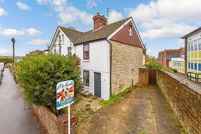 3 Bedroom End Of Terrace House For Sale In Loose Road, Maidstone, Kent, ME15