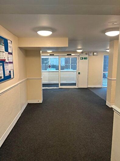 1 Bedroom Flat For Sale In St. Cecilias Oakment Drive, Wolverhampton, West Midlands, WV11