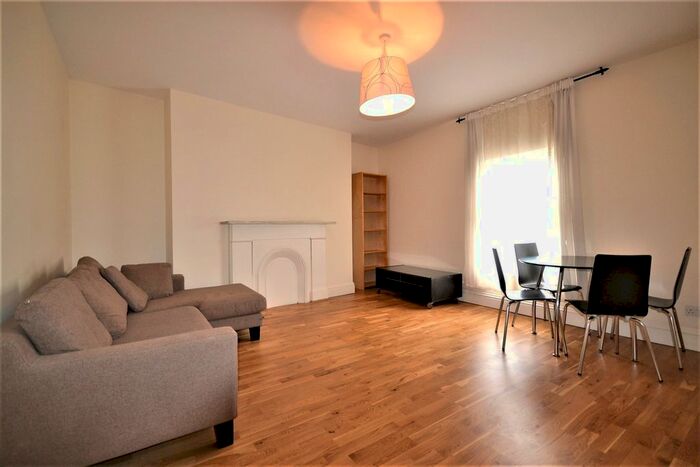 2 Bedroom Flat To Rent In North End Road, West Kensington, London, W14