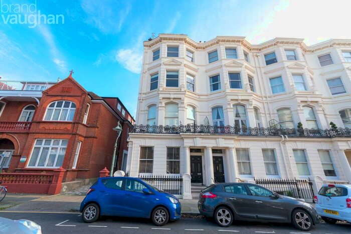 2 Bedroom Flat To Rent In Palmeira Avenue, Hove, BN3