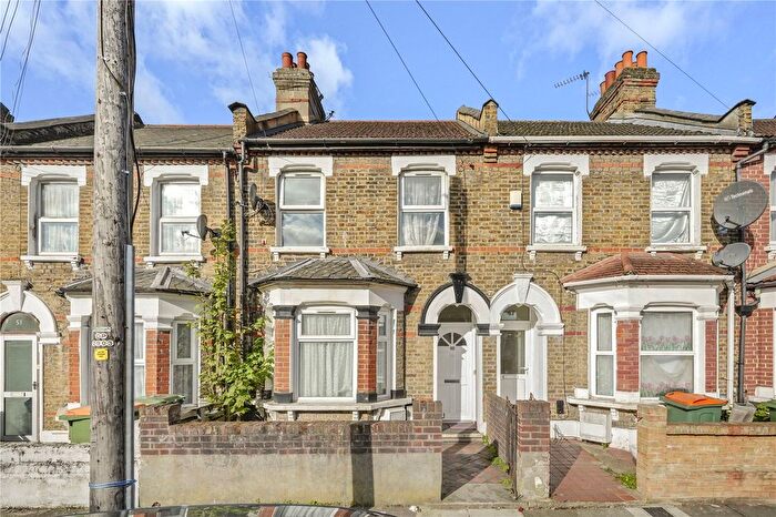 2 Bedroom Flat To Rent In Friars Road, London, E6