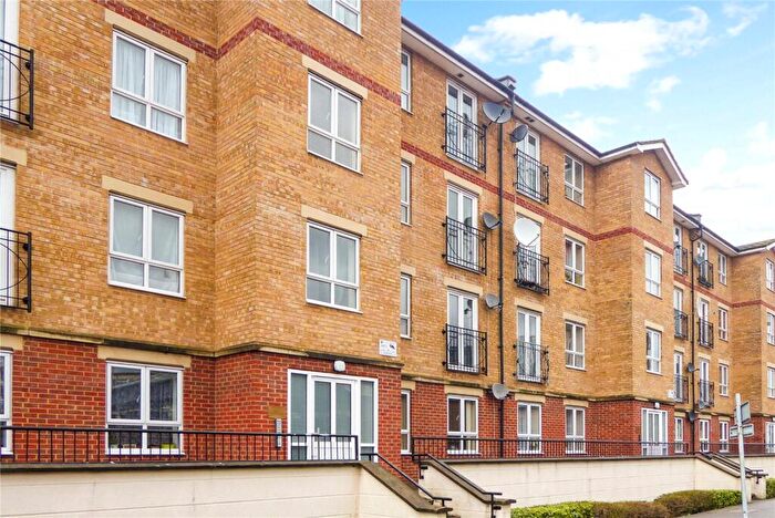 2 Bedroom Flat To Rent In Grove Road, Luton, Bedfordshire, LU1
