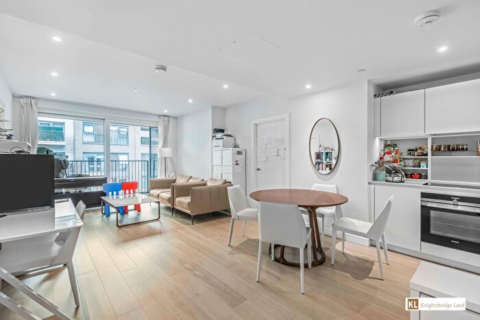 2 Bedroom Flat To Rent In Fairwater House, Lockgate Road, London, SW6