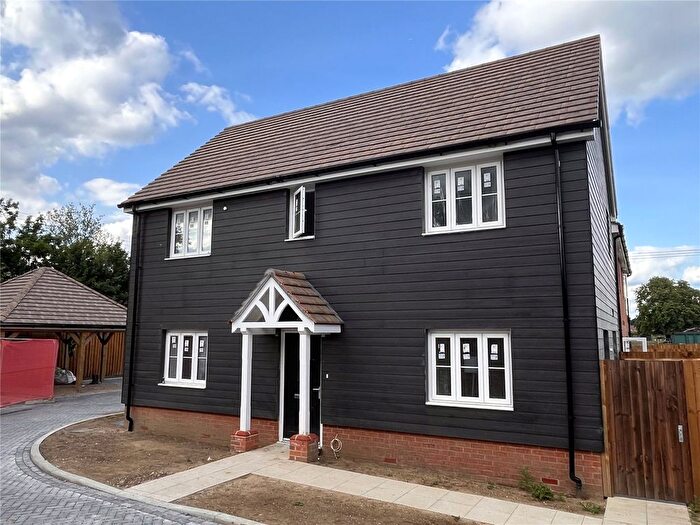 3 Bedroom Detached House For Sale In Fuggle Hop Close, Tongham, Farnham, Surrey, GU10