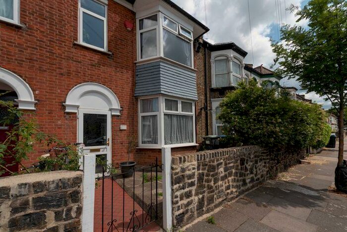 4 Bedroom Semi-Detached House To Rent In Fairfield Road, London, N18