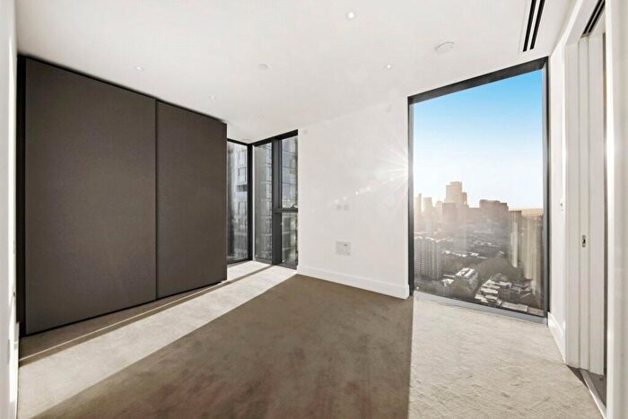 2 Bedroom Flat To Rent In Carrara Tower, Bollinder Place, EC1V