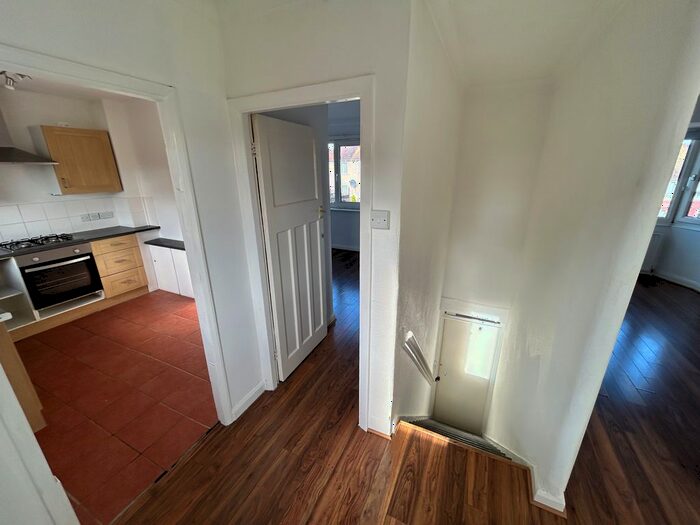 1 Bedroom Flat To Rent In Upper Flat Cedar Road, Rochester, Kent, ME2