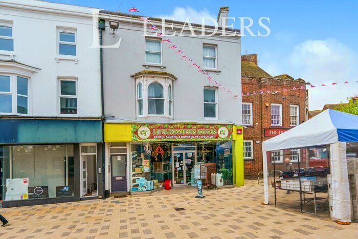 1 Bedroom Flat To Rent In High Street, Littlehampton, BN17